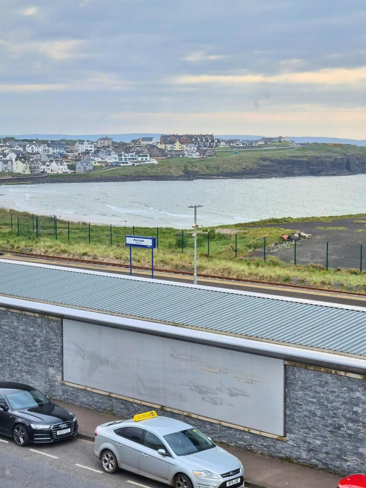 6 Golf Terrace - Portrush By The Sea Διαμέρισμα Εξωτερικό φωτογραφία