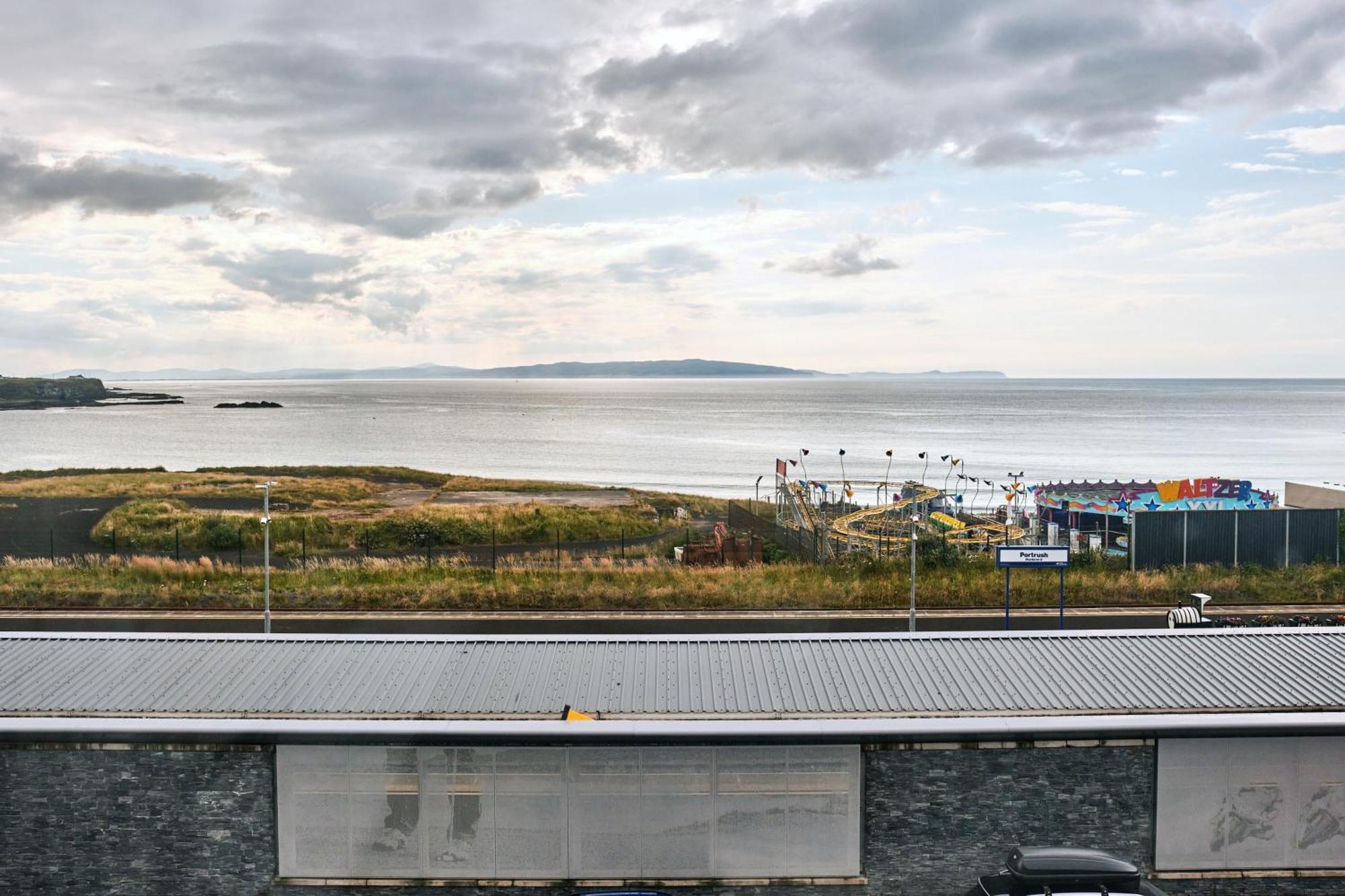 6 Golf Terrace - Portrush By The Sea Διαμέρισμα Εξωτερικό φωτογραφία